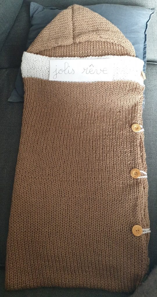 nid-ange-bio-bébé-tricot-fait-main-personnalisable