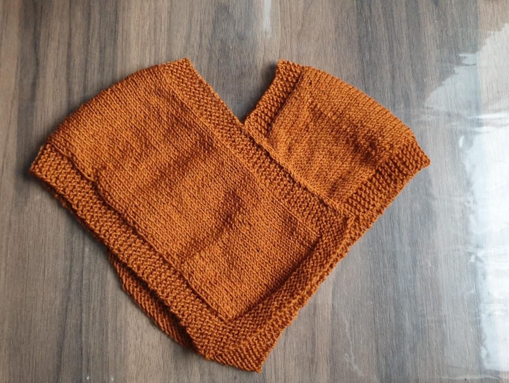 poncho-châle-bio-bébé-tricot-fait-main-personnalisable