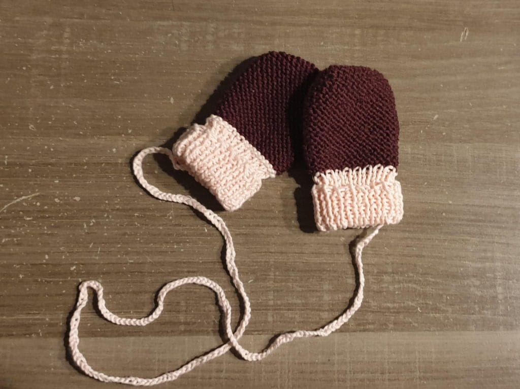 moufles-bio-bébé-tricot-fait-main-personnalisable