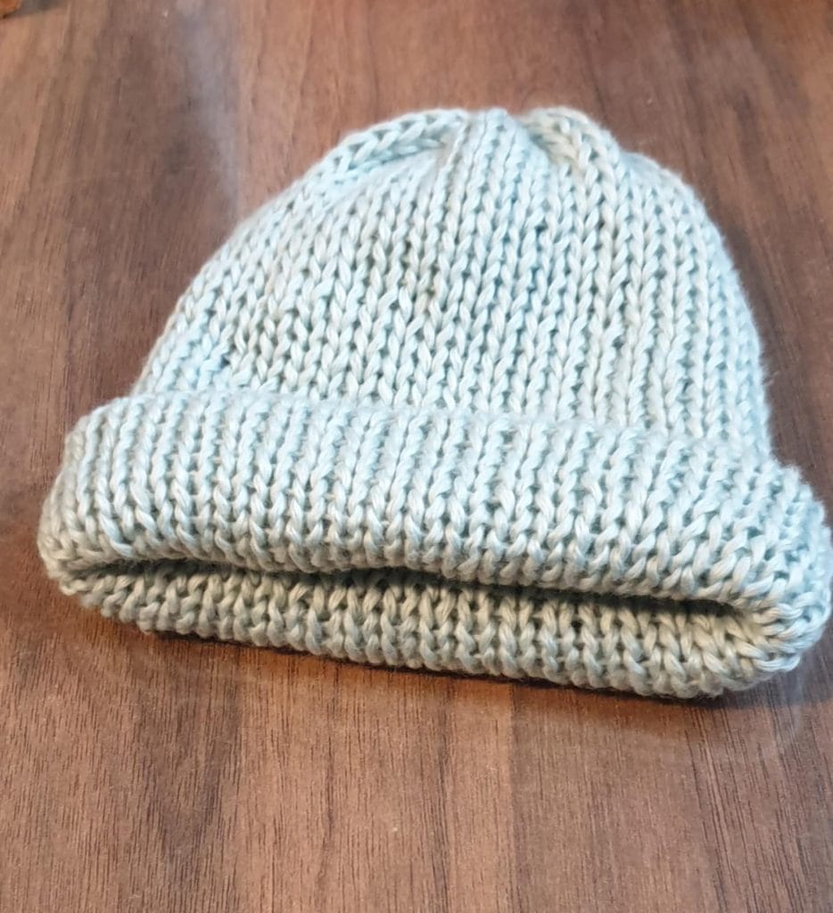 bonnet-bio-bébé-tricot-fait-main-personnalisable